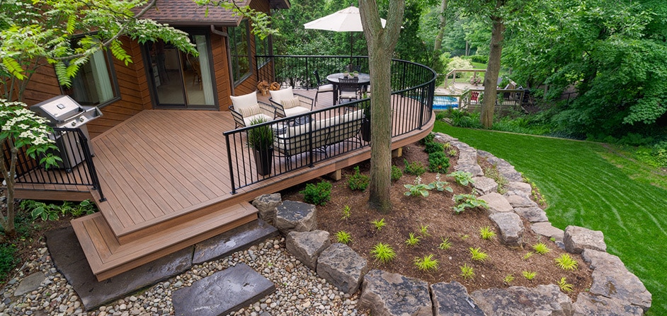 Custom deck builders in Burlington